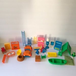 Lot of vintage doll house furniture toys